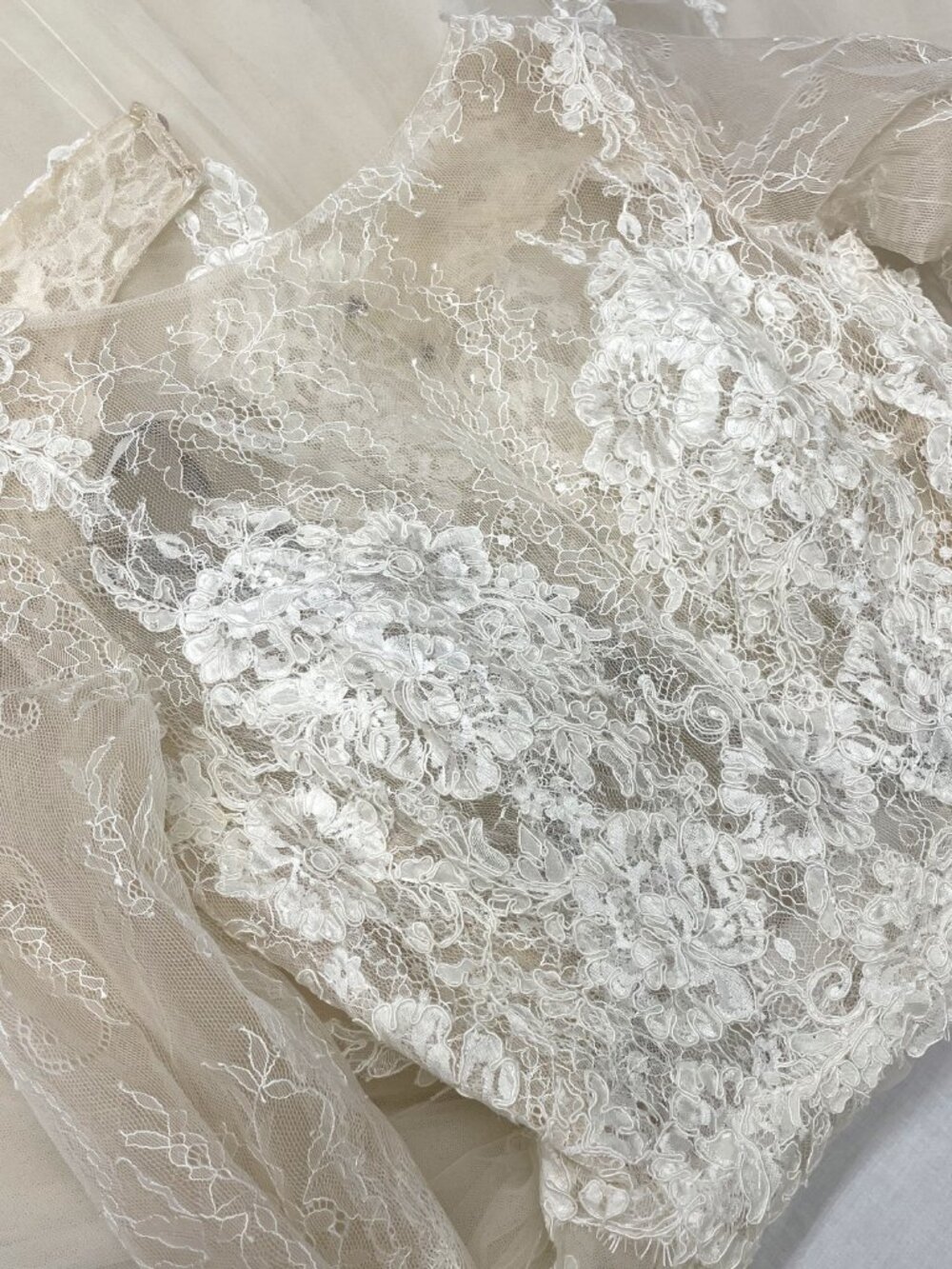 Monique Lhuillier Bliss Tiered Ballgown Wedding Dress - Picture 11 of 13